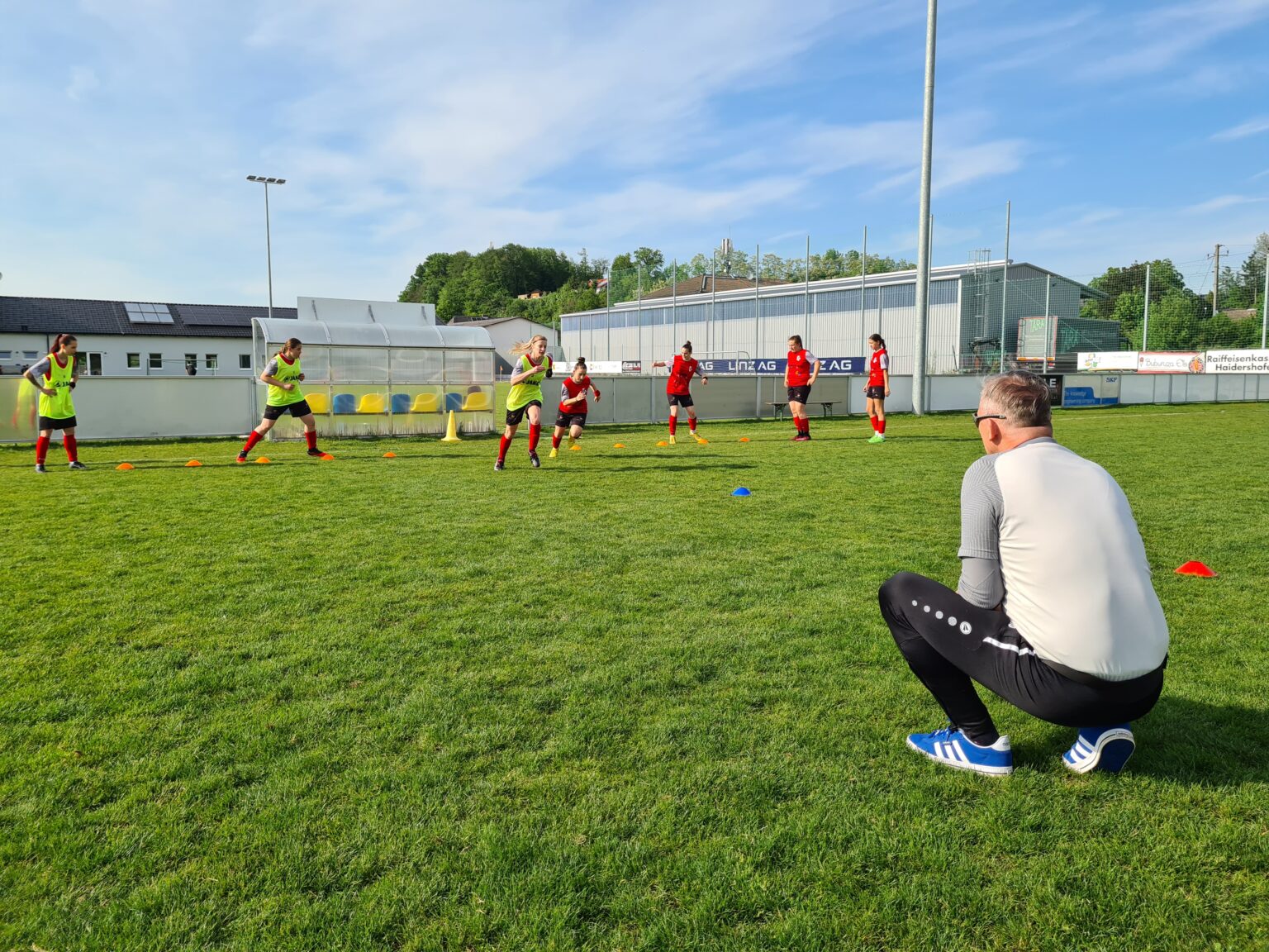 FC Perg Ladies beim Aufwärmen