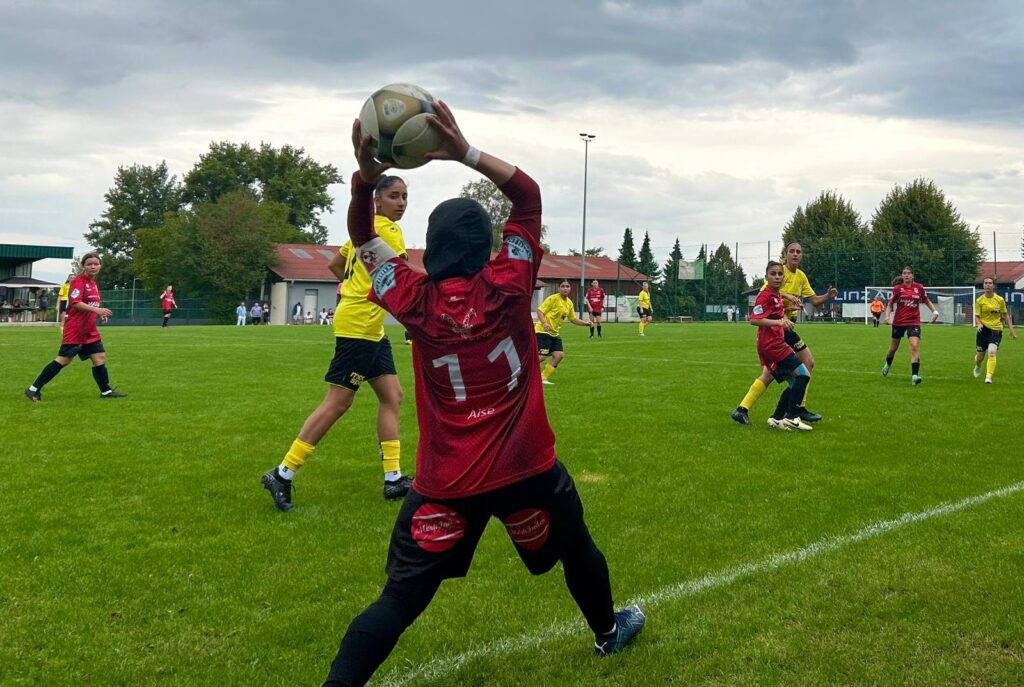 FC Perg Ladies Einwurf